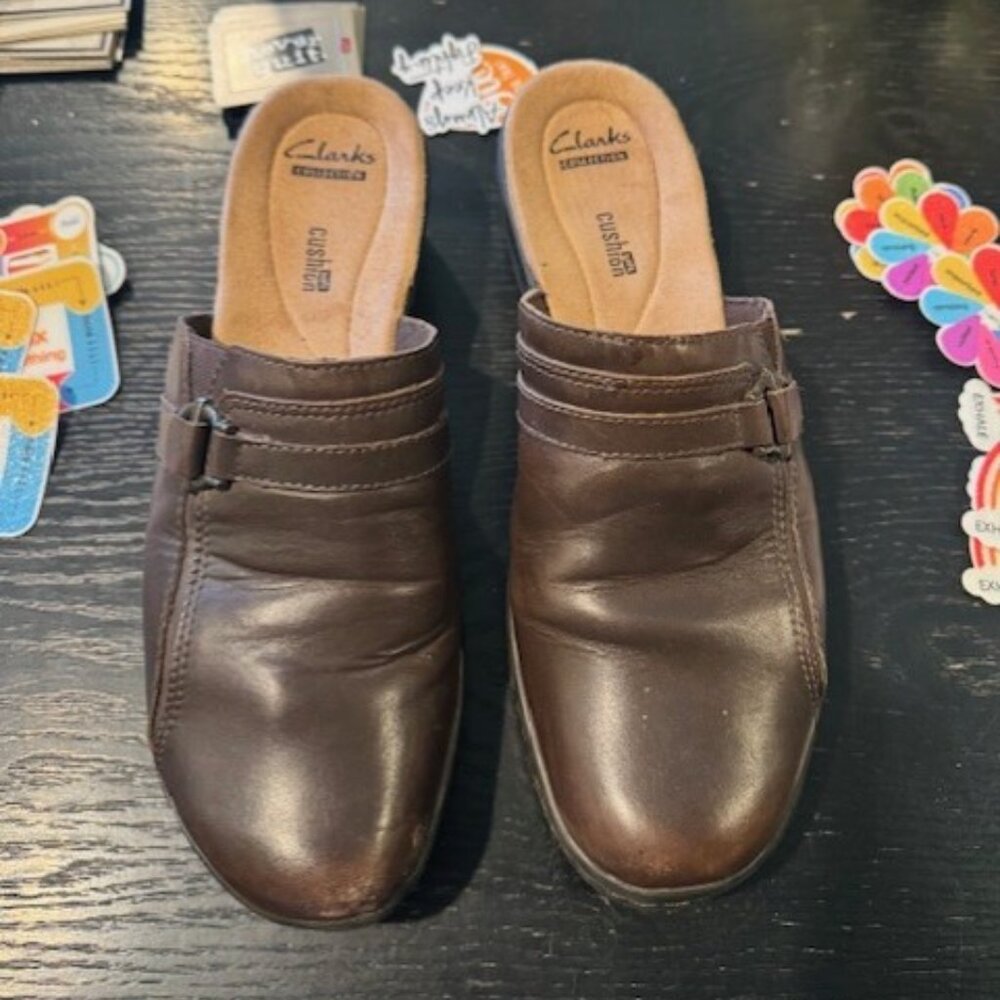 Clarks Brown Leather Clogs – Cushion Soft – Women’s Size 9.5